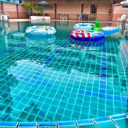 Hotel Pattaya Beach エクステリア 写真